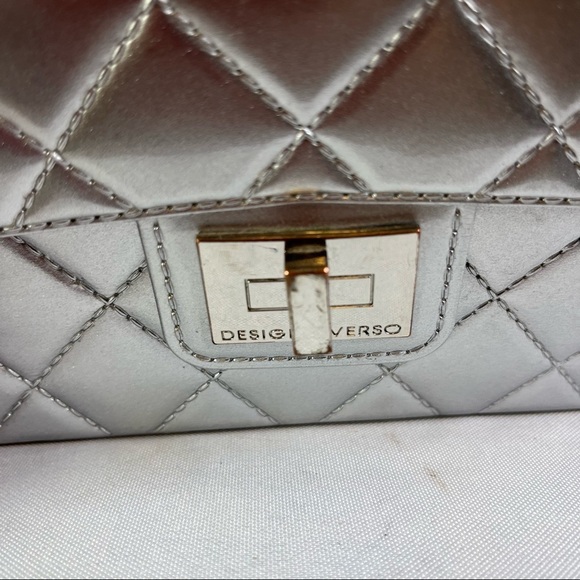 Design Inverso Silver Chain Crossbody Purse - Picture 11 of 15